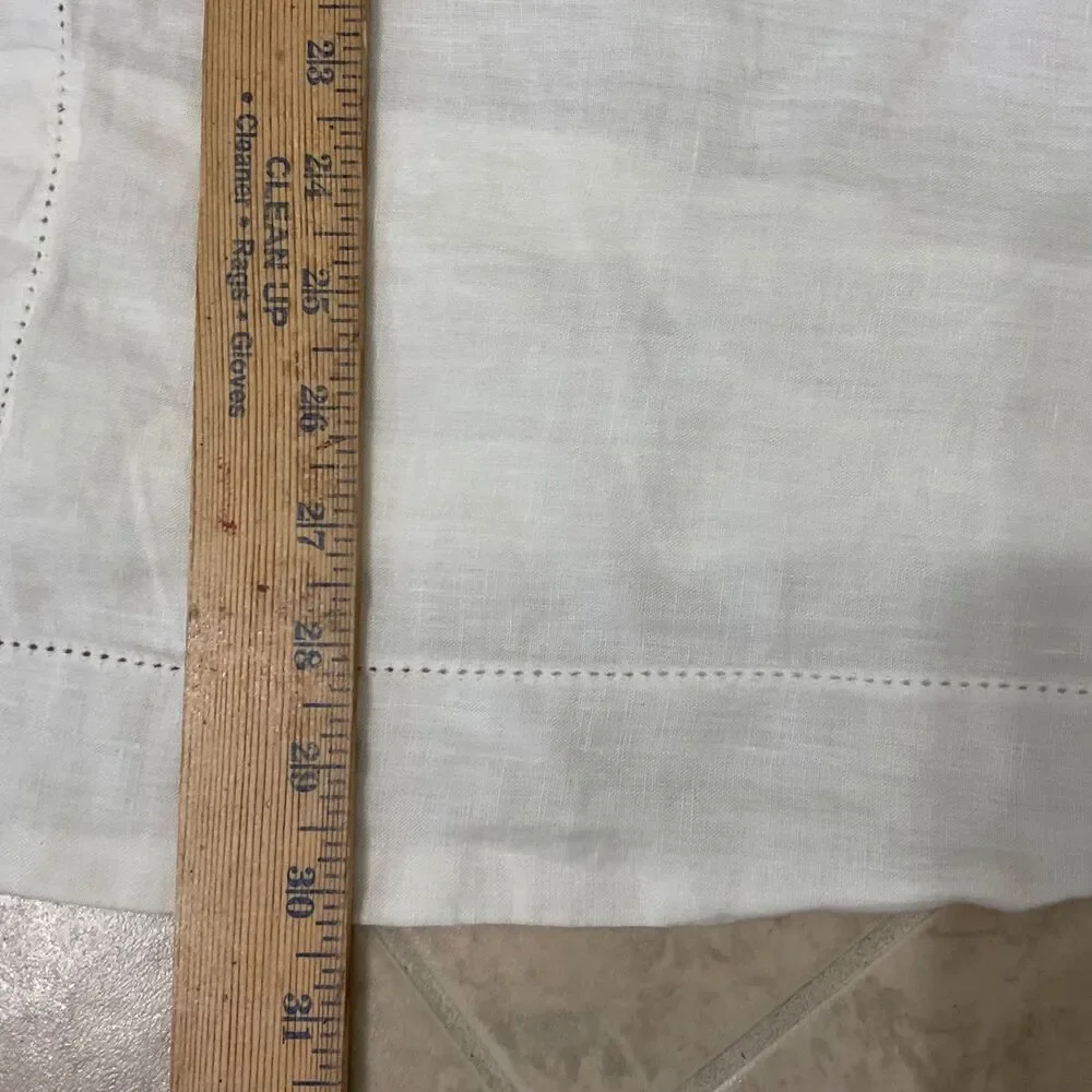 Pottery Barn 100% Linen 1 European Pillow Sham 30”x30” white .